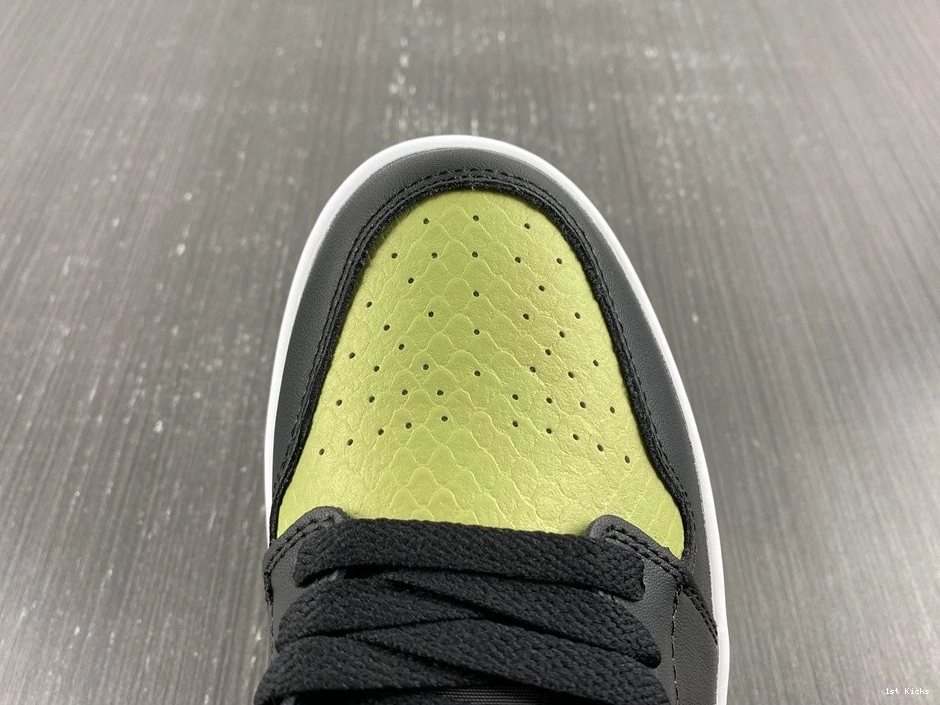 Green Snakeskin DX4446-301 Vivid Jordan (W) 1 Low - 1012
